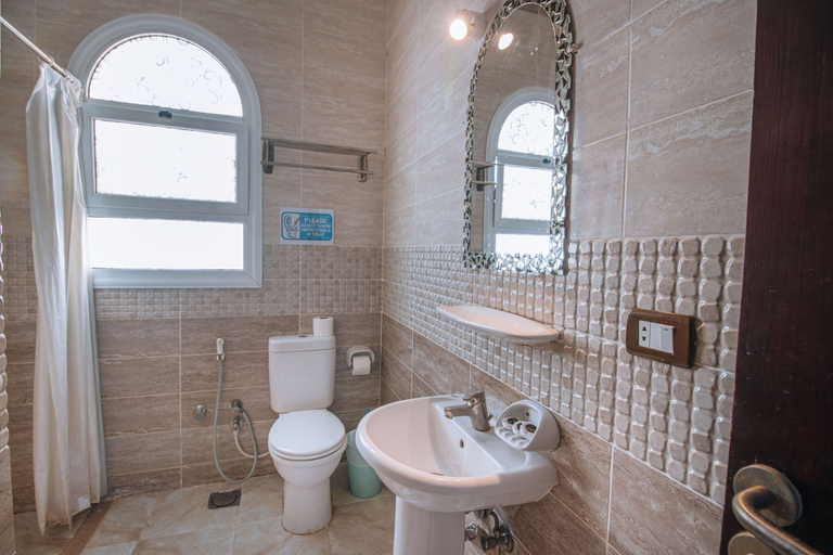 Bathroom 3, Deluxe Family Suite - Swiss Royal Dahab, Sant Katrin