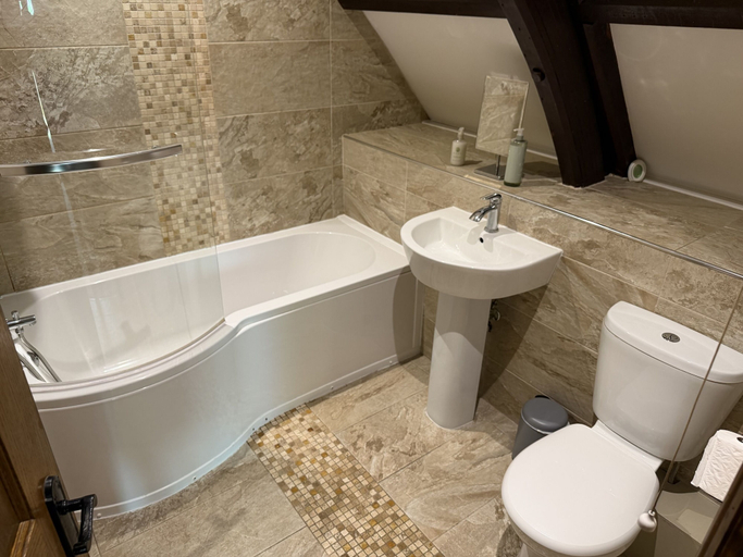 Bathroom 3, St Nicholas, Shropshire