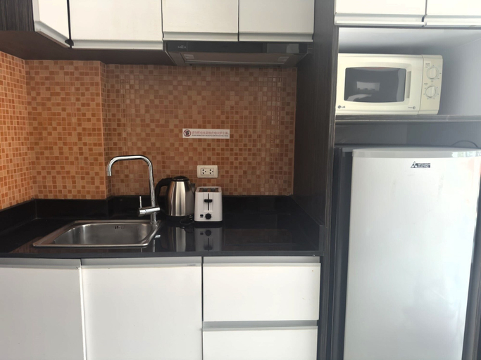 Interior 4, Pool-view Studio With Balcony - New Nordic VIP 4, Pratumnak, Pattaya