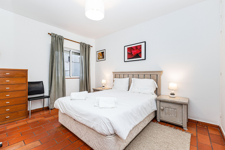 Room 2, Lagos Peaceful Panorama City Center, Lagos
