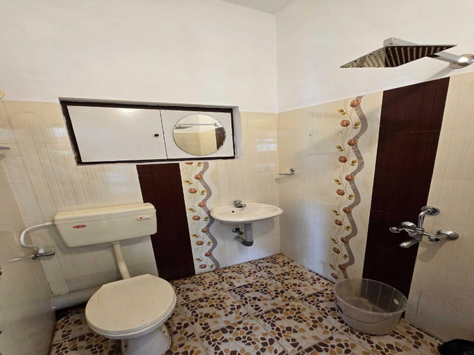 Bathroom 5, DanCenter Lakshmi Puram Palace, Kottayam, Kottayam