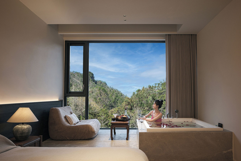 Room 2, Zhangjiajie national park Oxgen Resort, Zhangjiajie