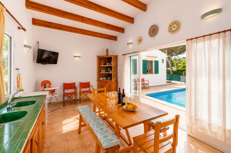 Others 5, Villa Estrella, Baleares