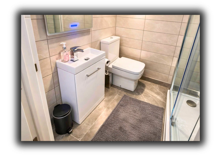 Bathroom 4, Williamson Suites, Sefton