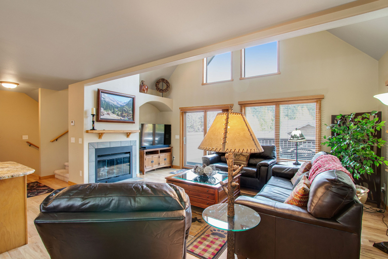 Living area 2, 3BR Three-story Home With Epic Mountain Views & Fireplace, Larimer