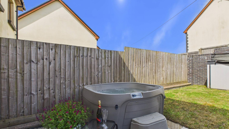 Floor plan 3, Anchors Aweigh - 2 Bedroom - New Hedges, Pembrokeshire
