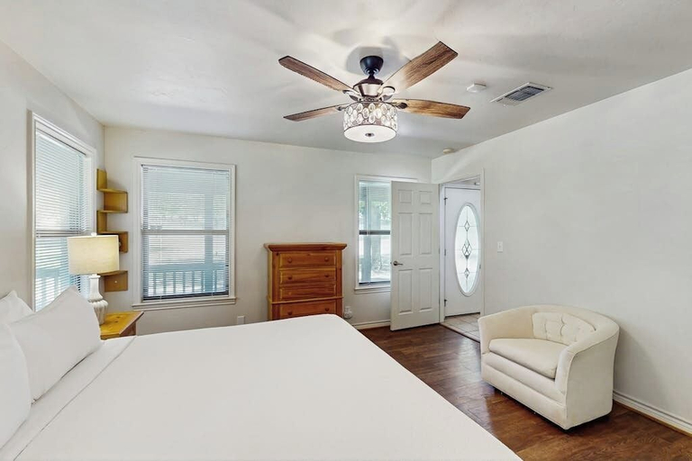 Room 5, Idyllic Home With Firepit, Gazebo, Patio, & Amazing Deck Views - Dog-friendly, Gillespie