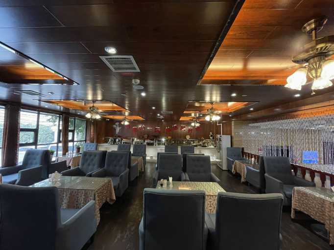 Food & Drinks 5, Yijia Chain Hotel Mingren Branch, Ürümqi