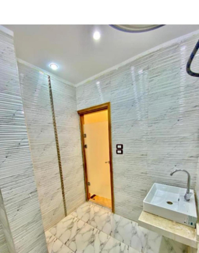 Shower 3, Enjoy golden pyramids view, Al-Ahram