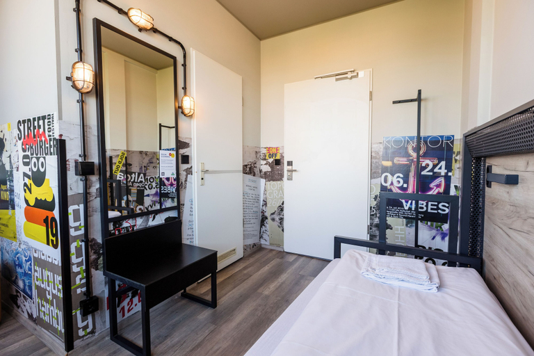 Bedroom 3, a&o Hamburg City - Hostel, Hamburg