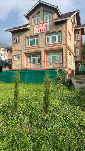 5, Love and Peace Homestay, Srinagar