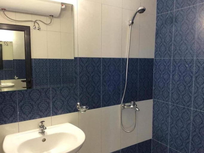 Bathroom 5, Flower Street provides accommodations with free Wifi, air conditioning, Nesebar