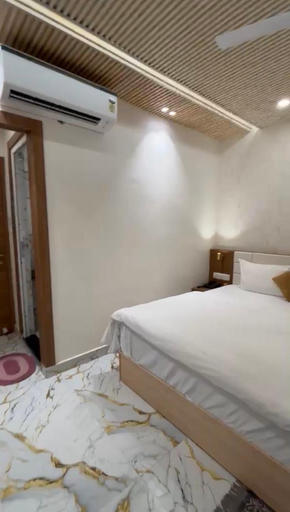 Bedroom 3, Hotel Aarti, Chandauli