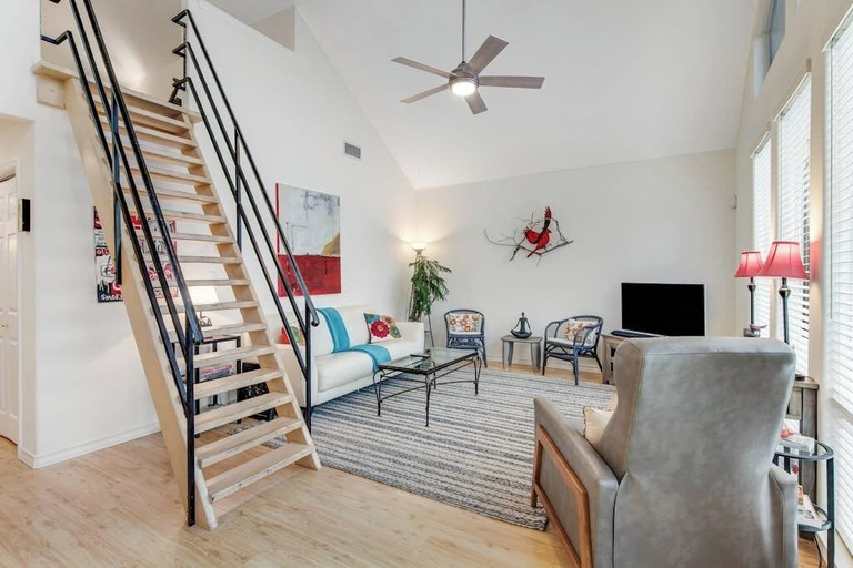 Living area 4, Peaceful, Modern Home Close to Lago Vista With Large Deck & Balcony, Travis