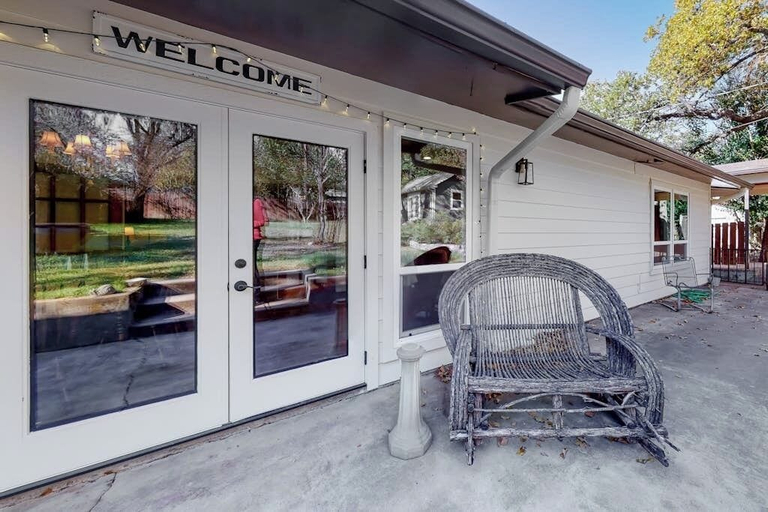 Terrace/patio 3, Snowbird-friendly Home With Enclosed Yard, Firepit, Central AC, & High-speed Wifi, Gillespie