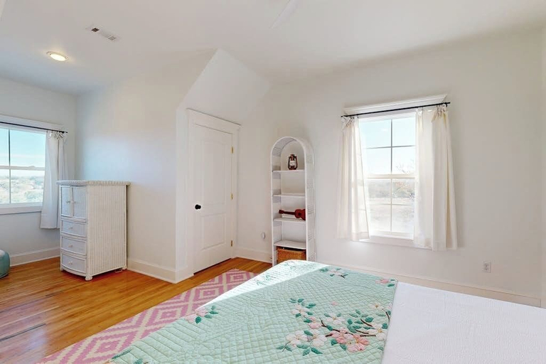 Room 4, Tranquil Farmstead With Beautiful Views of the Country, Fire pit, Blanco