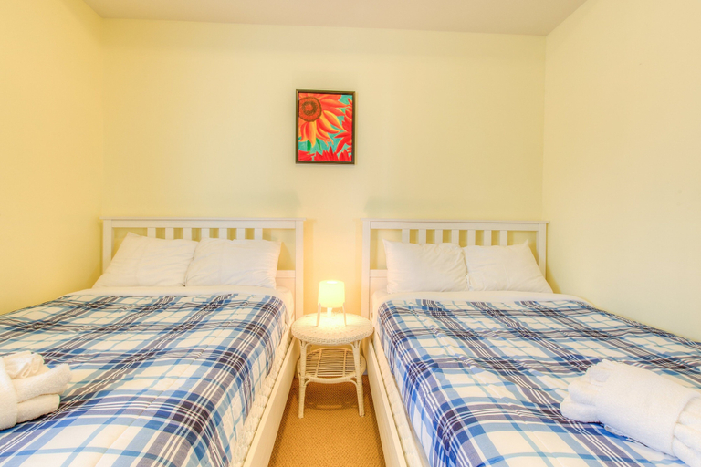 Room 3, Dog-friendly, Lakefront Vacation Home w/ a Boat House, Kayaks, & Paddleboards, Louisa