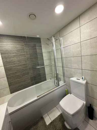 Bathroom 2, 1br-sleeps4-parking-closetocentre, Birmingham