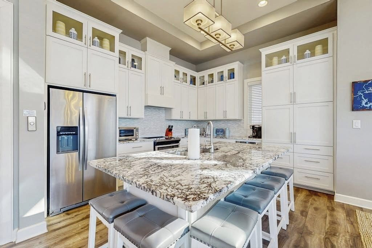 Private kitchen 5, Stunning Lakefront Home With Pickleball, Shared Pool & Sand Volleyball, Burnet