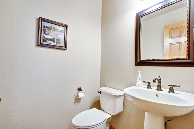 Bathroom 3, 3BR Three-story Home With Epic Mountain Views & Fireplace, Larimer