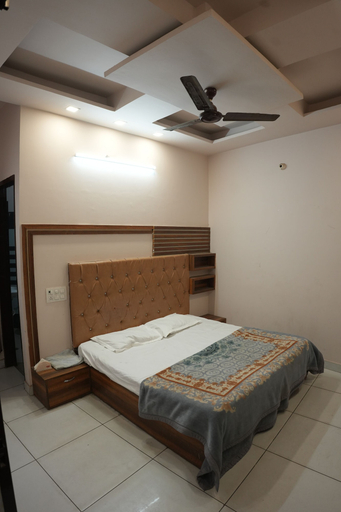 Room 4, Hotel Hari sarovar, Kurukshetra