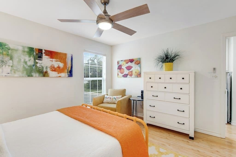 Room 2, Peaceful, Modern Home Close to Lago Vista With Large Deck & Balcony, Travis