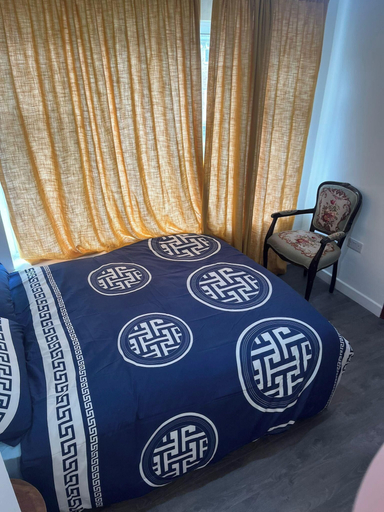 Room 2, House Sleeps 6 with Parking, Sheffield