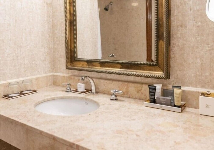 Bathroom 5, Chateau Merrimack Resort & Spa, Middlesex