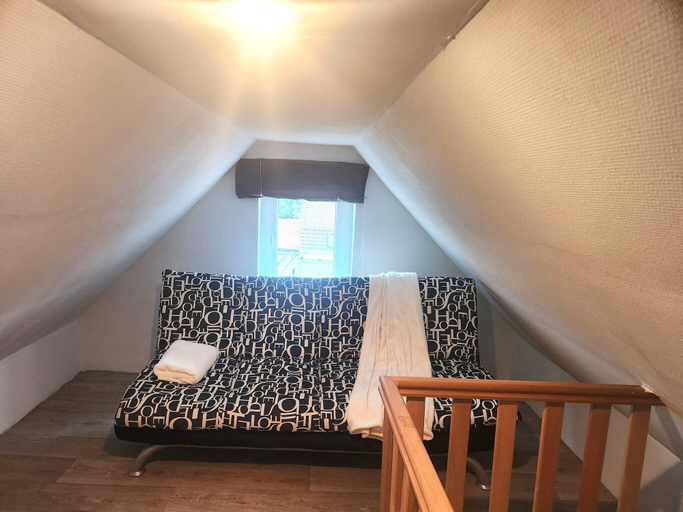 Interior 2, Welcome to our Mouscron Cocoon, Nord