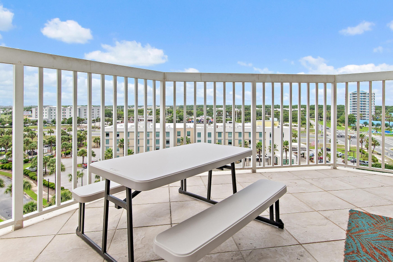 Outdoor dining 3, St. Lucia 906, Okaloosa