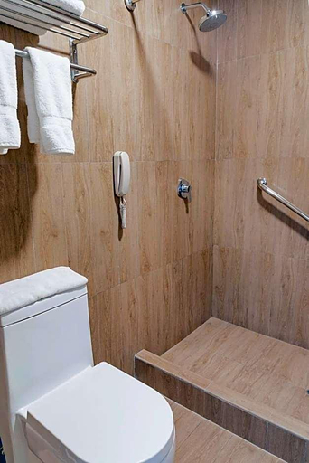 Bathroom 5, Wyndham Costa del Sol Tumbes, Tumbes