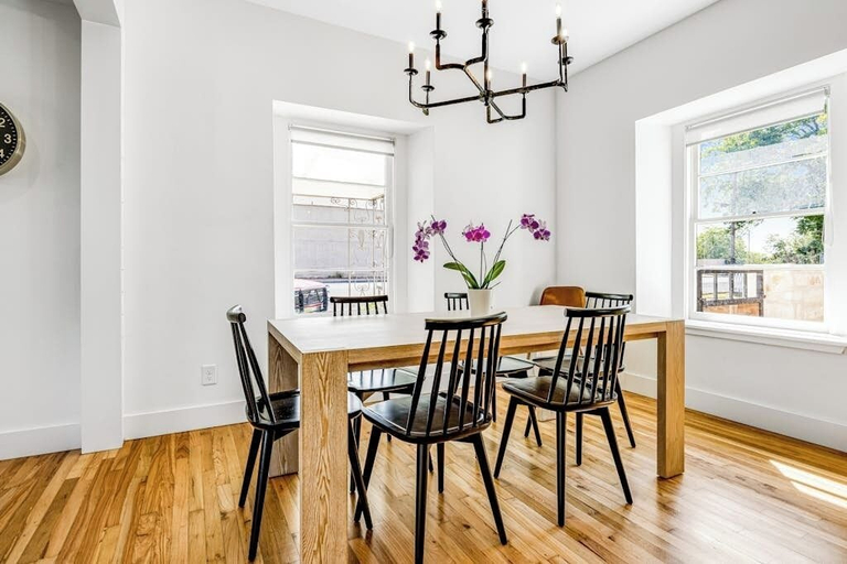 Room 4, Historic Home a Block From Main St With Hot Tub, Sauna, Fast Wifi & Firepit, Gillespie