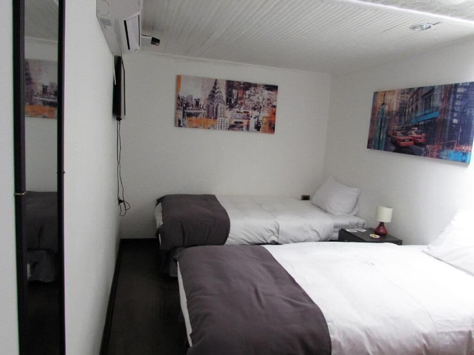 Bedroom 3, Hotel Central, Colchagua