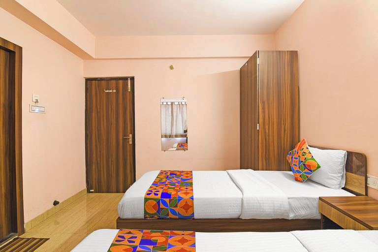 Room 5, FabHotel The Bliss, Nr - Bisarjan Ghat, North 24 Parganas