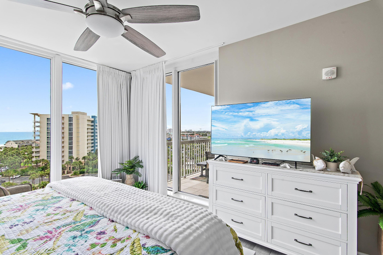 Room 2, St. Lucia 906, Okaloosa