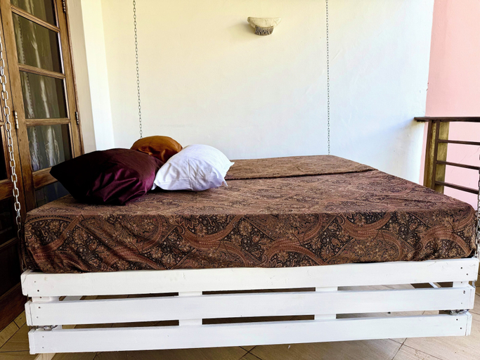 Room 5, New, Villa With a View, new Design- Pics in a few Days, Kisauni