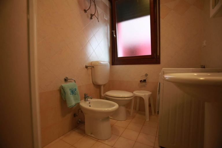 Bathroom, Green Oasis Close to the Center, Rovigo