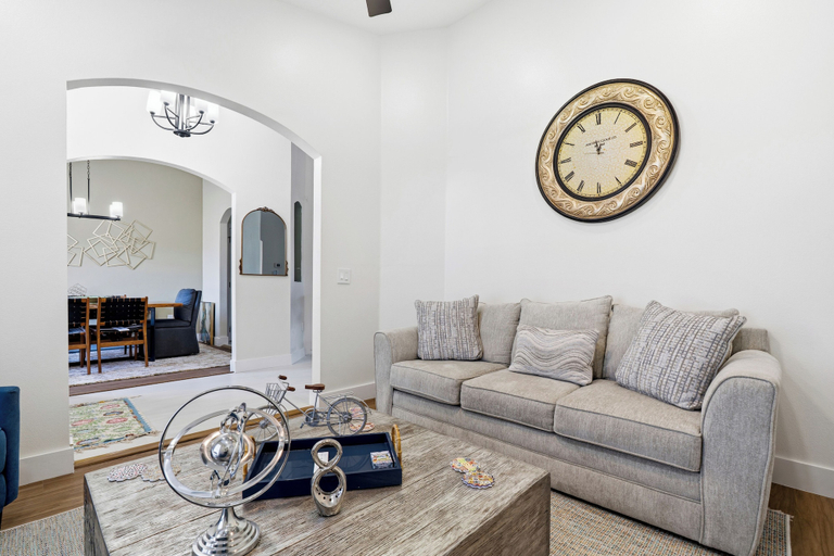Living area 4, Renovated 4BR Villa with Private Pool, Polk