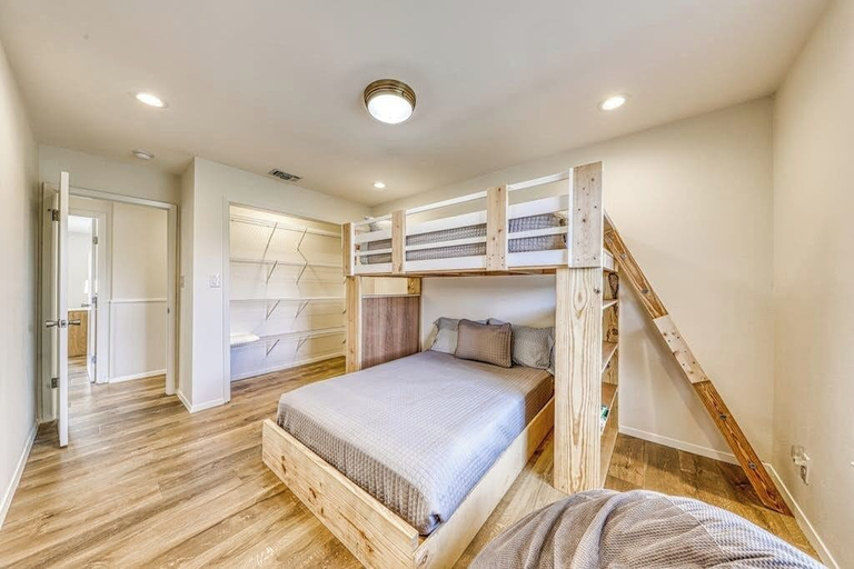 Room 4, Relaxing Family-friendly Home - Firepit, Playground & River Access, Williamson