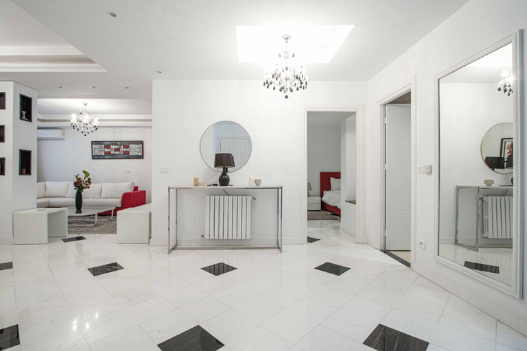 Living room 4, L'onde du Lac - Chic Apartment With Private Suite Prés Aéroprt et Cliniques