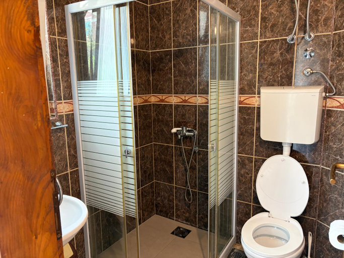 Bathroom 3, Apartments Flamingo