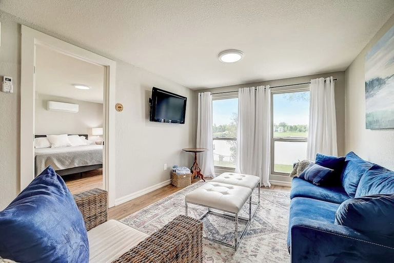 Living area 4, Lakeside, Dog-friendly Living With Kayaks, Boat Ramp, Pool Table & Ping-pong, Burnet