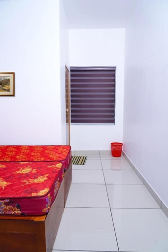 Room 3, Thekkumpuram Residency, Malappuram