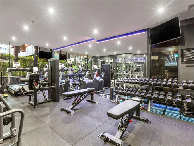 Spa treatment, Luxe 2 Bed Apt, Seconds to Beach & Minutes to City, Melbourne