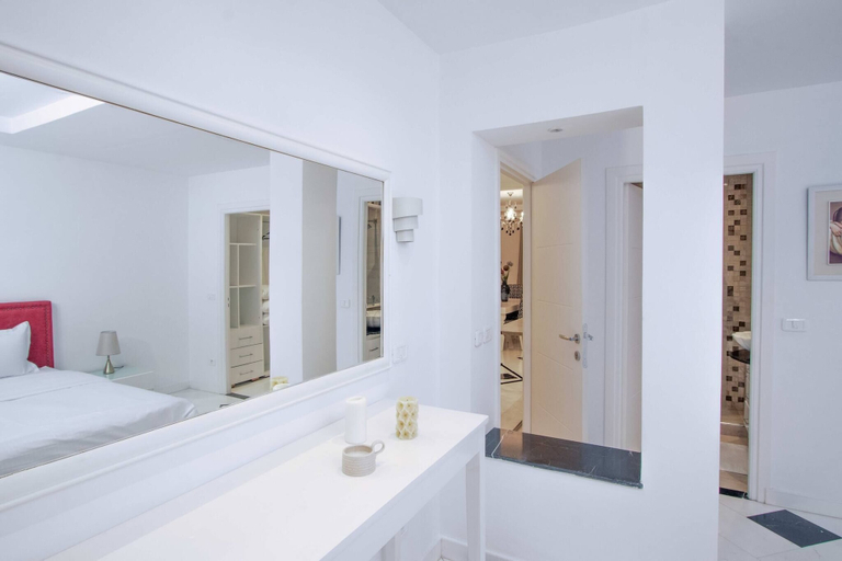 Room 2, L'onde du Lac - Chic Apartment With Private Suite Prés Aéroprt et Cliniques