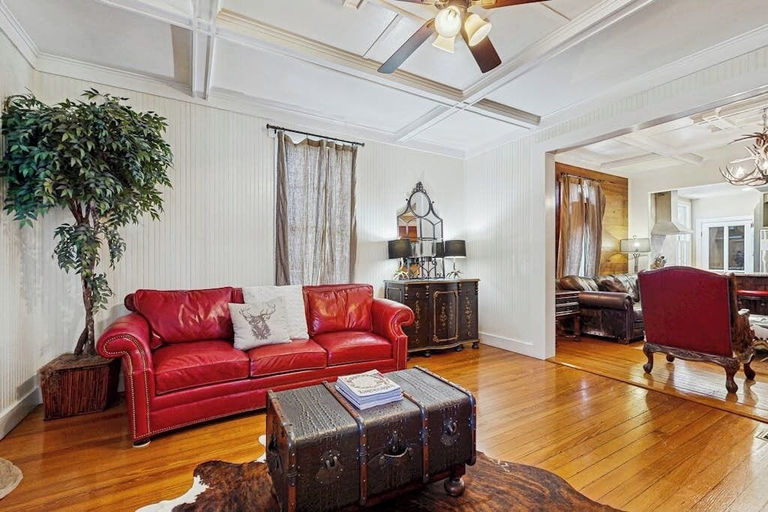 Living area 4, Peaceful Home Right Near Downtown - Walk Everywhere, 2 Dogs Welcome, Gillespie