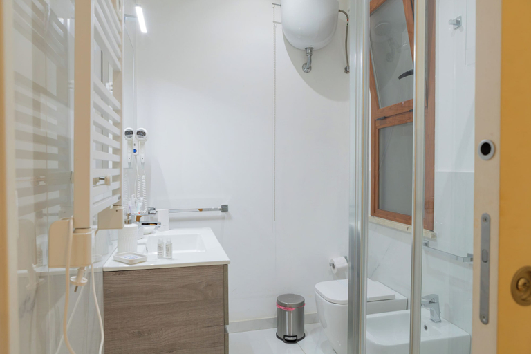 Bathroom 4, Residence D'azeglio, Palermo