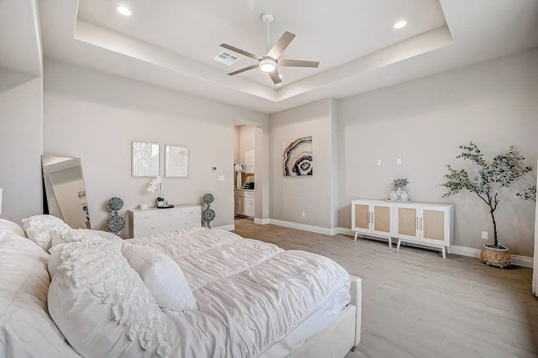 Room 5, Exquisite Dog-friendly Home With Balcony, Enclosed Yard, Central AC, & W/D, Travis