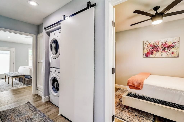 Room 3, Downtown 2-story Home With Enclosed Backyard, Patio, Pool, Playground, W/d, AC, Gillespie
