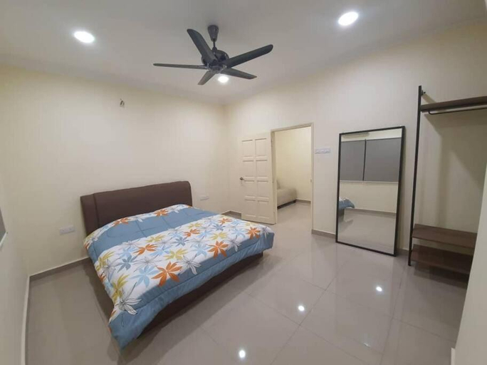 Bedroom 4, BENTONG MAKMUR GUESTHOUSE , Bentong